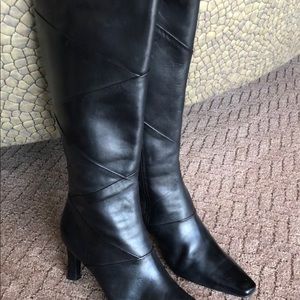 Woman’s Black Boots Size 8M